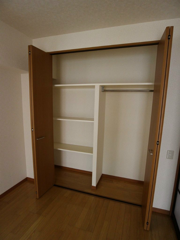 アクシス中井  収納力の高いクローゼットです。