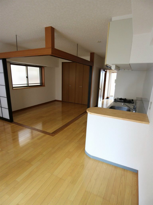 アクシス中井  仕切りを開けることでさらに広く使うことが出来ますよ。