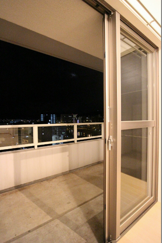 CPタワー 夜景もバッチリです。南向きで日当たりも良好です。