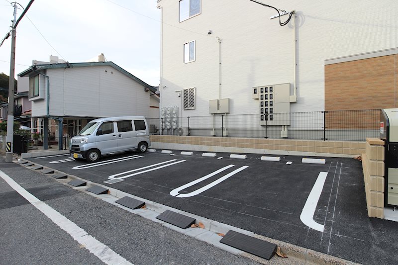 コンフォート・F 駐車場