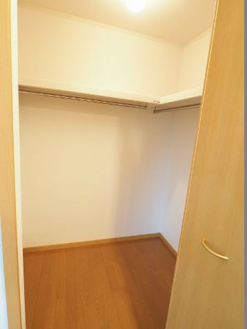 Clair N   ※別号室の写真です。収納はウォークインクローゼットで大容量です♪