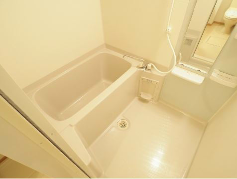 Clair N   ※別号室の写真です。清潔感が保たれたお風呂です。