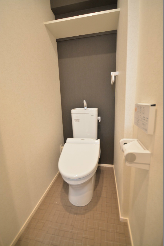 アルティザ小倉 清潔感の溢れるトイレには温水洗浄機能搭載しております。
