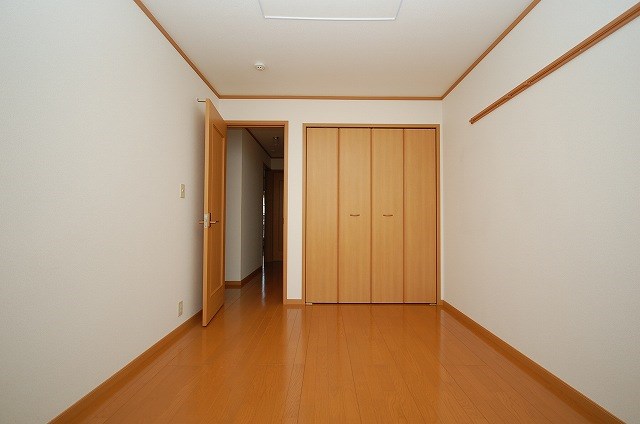 ペンサミエント　Ｃ棟 ※別号室の写真です。
