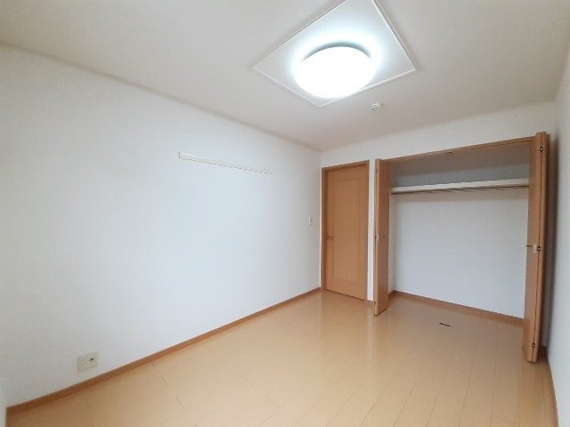 サンレミ葛原 E棟 収納