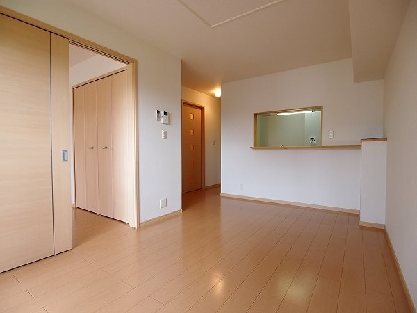 グランディールⅡ番館   ※別号室の写真です。