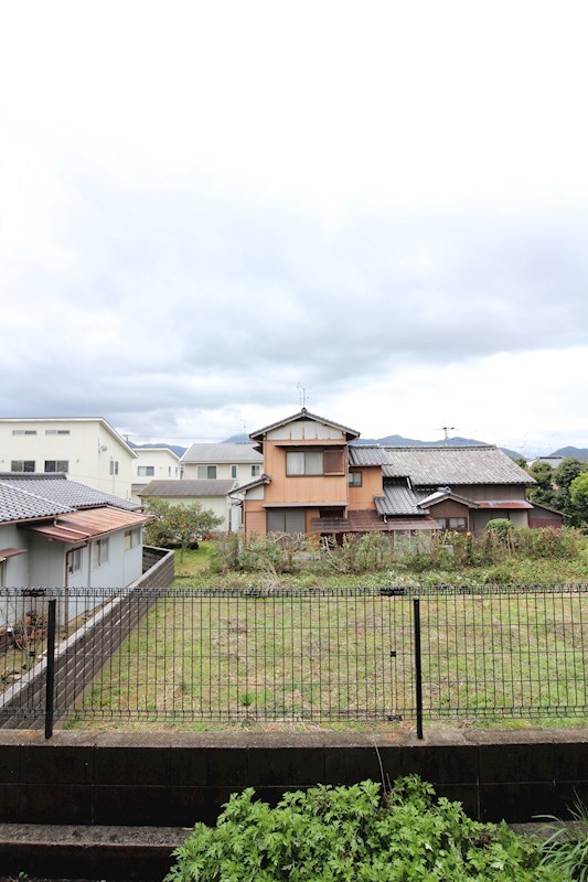ファミール葛原Ⅰ ※別号室の写真です。高所なので見晴らしも悪くありません。
