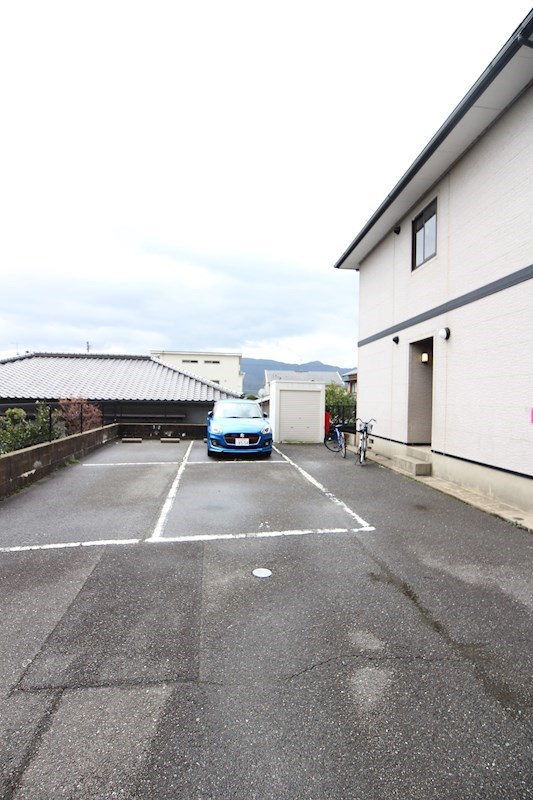 ファミール葛原Ⅰ 駐車場