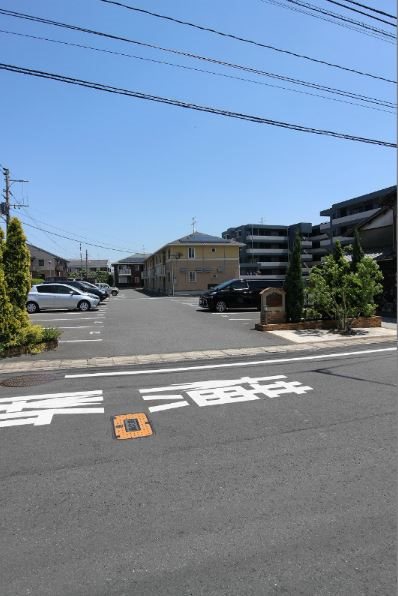 サンクラーズメゾンB棟  駐車場