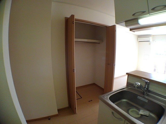 サンレミ葛原 A棟  収納