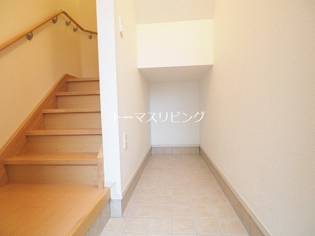 アルモニー ※別号室の写真です。広々玄関スペースで