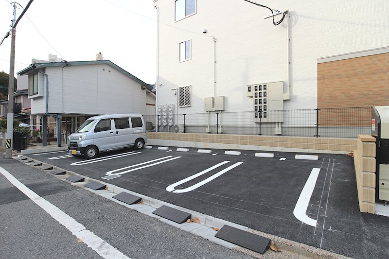 コンフォート・F 駐車場