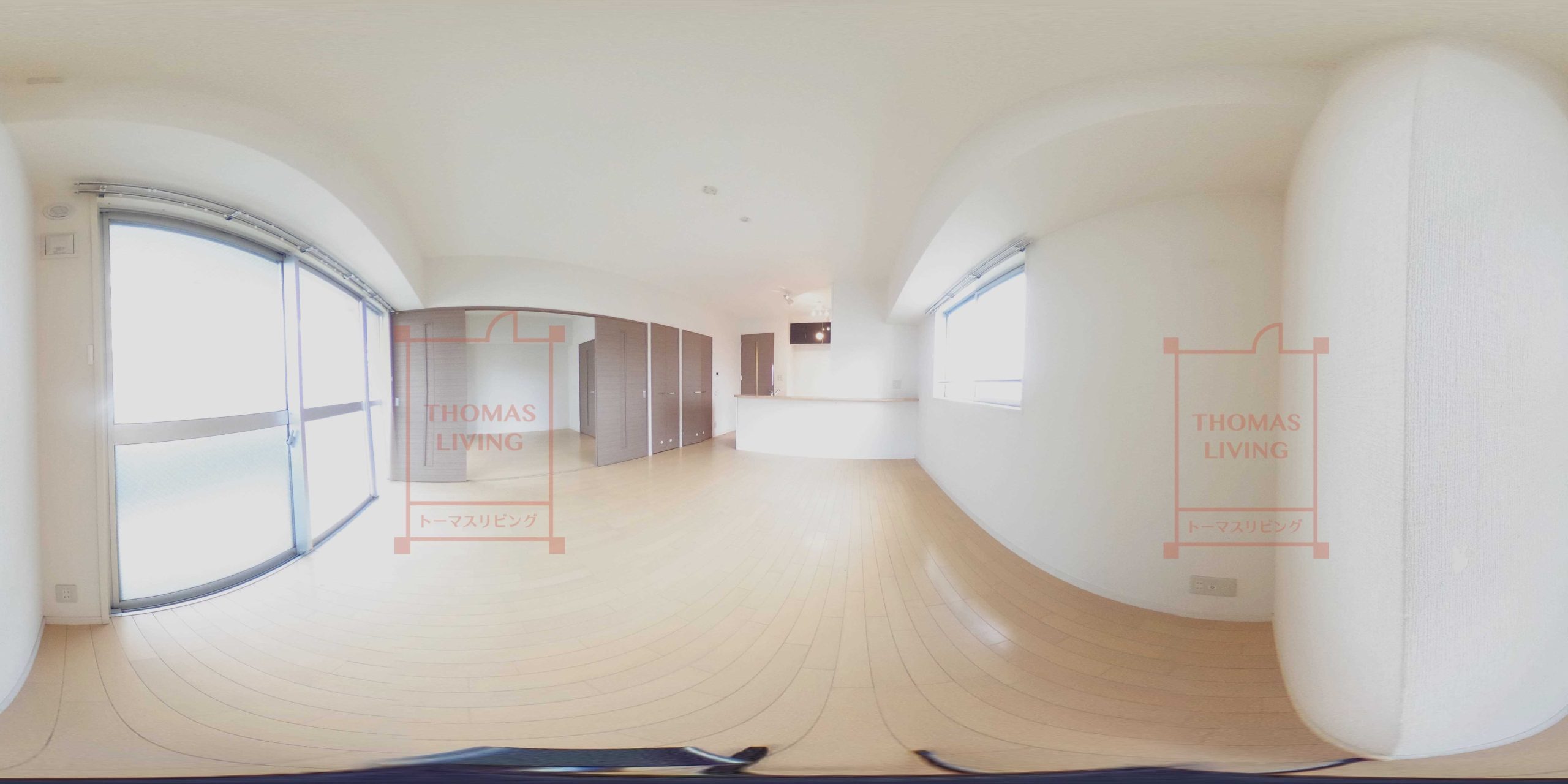 中部屋には側面の窓がありません。