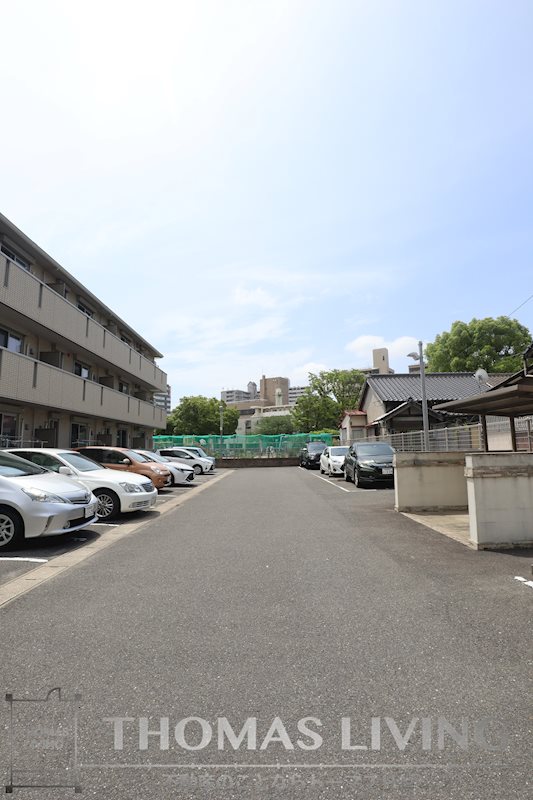 D-K house 駐車場