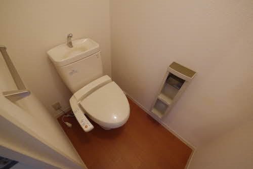 エーアスト湯川　B棟 ※別号室の写真です。