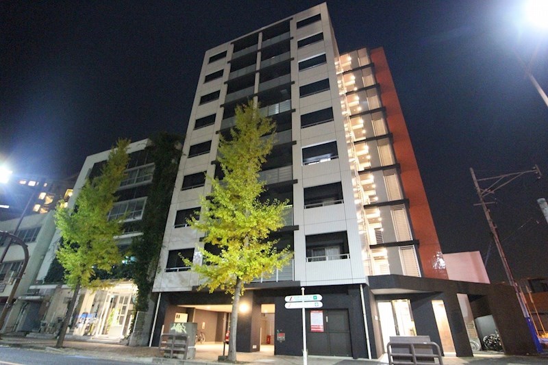 小倉北区大門の角地です。西小倉駅までも徒歩圏内です。