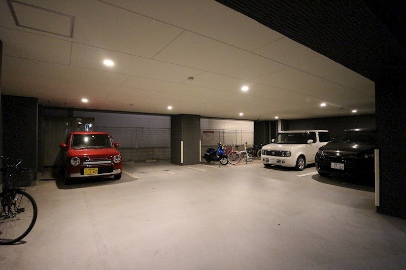 レジデンシャル HHA DAIMON 駐車場