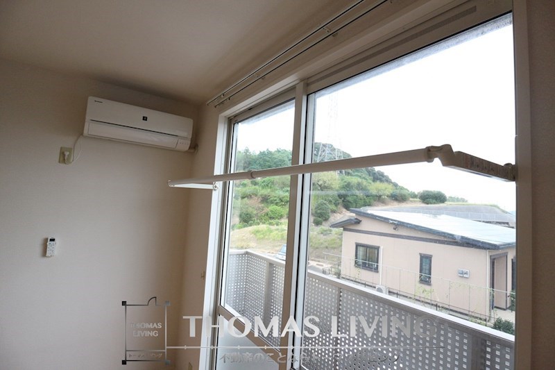 エスベランサ弐番館  折り畳み式室内物干し完備。