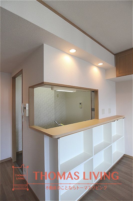 アルゴヴィラージュ八幡駅前 女性に人気のカウンターキッチンです。