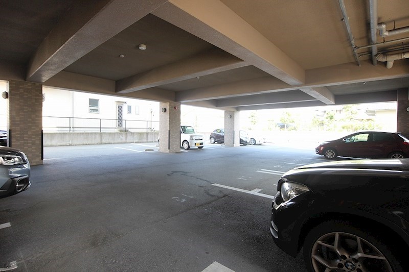 シャルマンパーク若江 駐車場