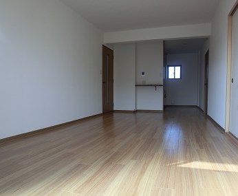 ネオパレス長者原 リビング