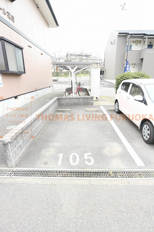 シャレール花見 駐車場
