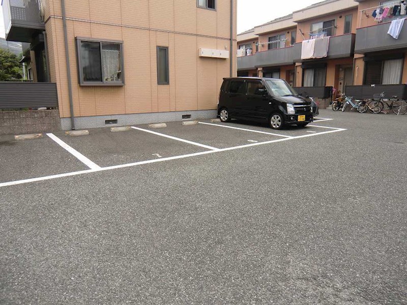 ヴィーブルコート 駐車場