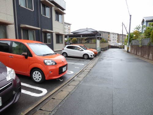 ドエル金山 駐車場