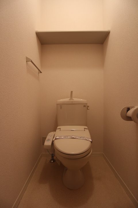 フルール若江 トイレ　※別号室参考写真