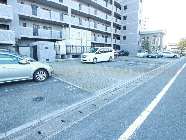 カサグランデ筑紫 敷地内駐車場