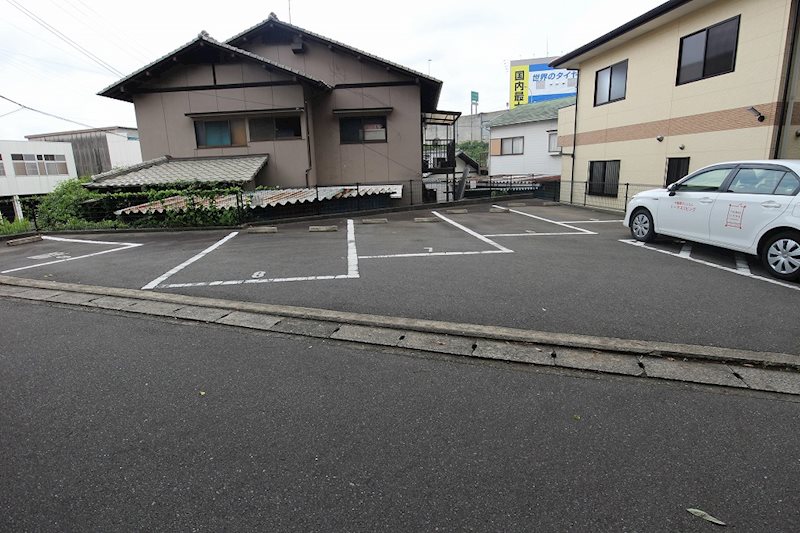 ERINA 敷地内駐車場