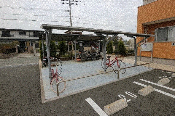 クレアーレ 駐輪場