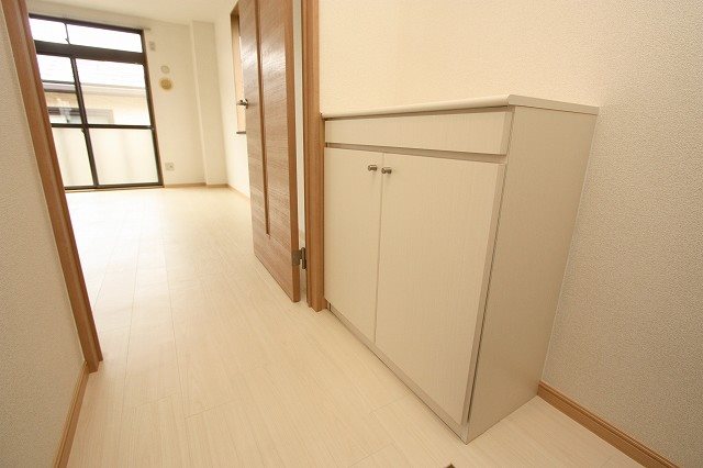 エクセレント都府楼南2 玄関