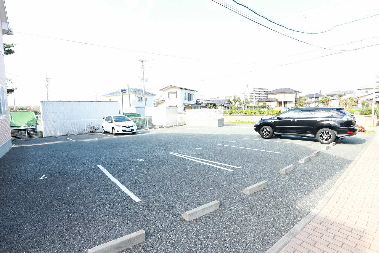 アルピーネ 駐車場