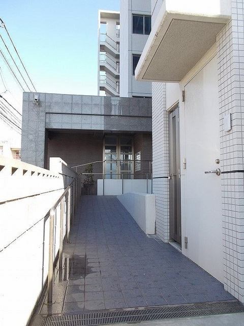 グローヴ　ガーデンＥ エントランス