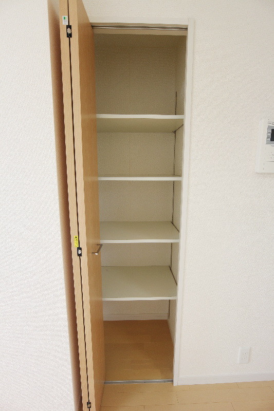 グローヴ　ガーデンＥ 収納