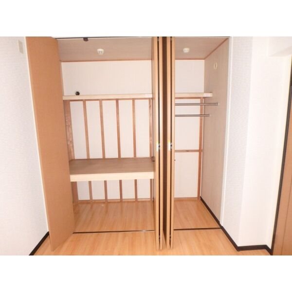クレールマノワール 収納　※別号室写真