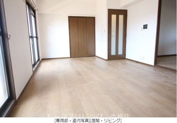 アムール香椎駅南 リビング