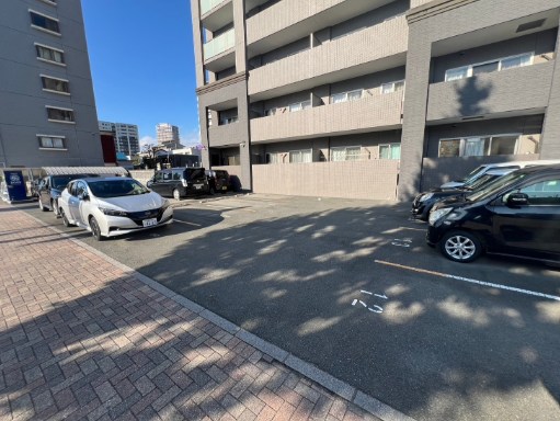 ソレイユ中央 駐車場