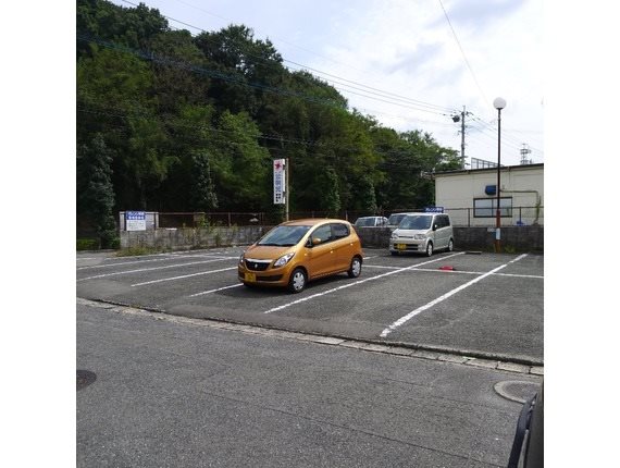 オレンジ横田 駐車場