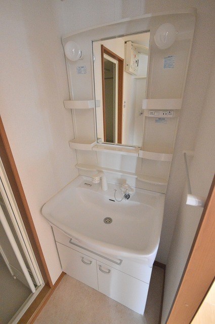 スカイシャトレ柚須 洗面所