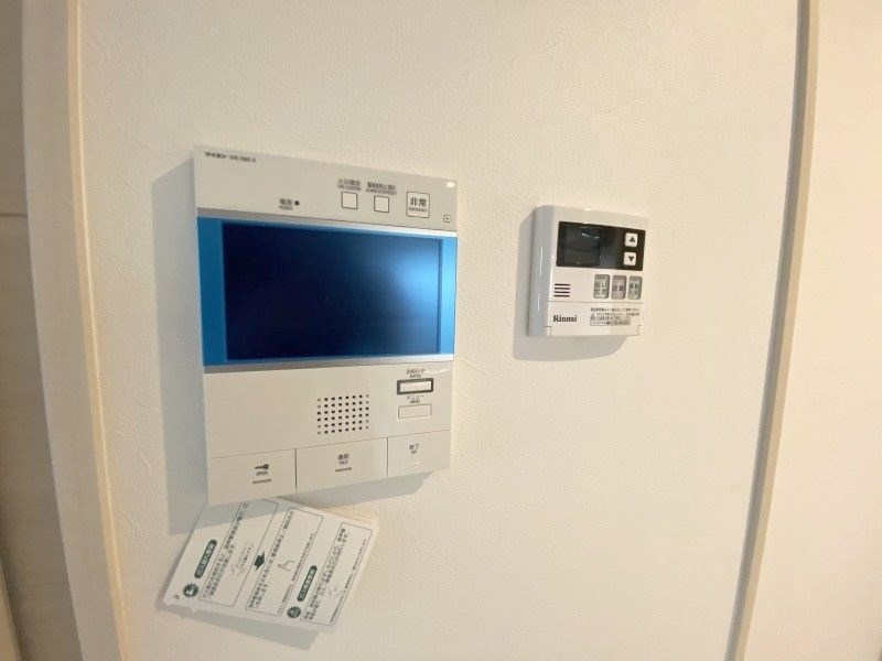 アクタス大橋パークスクエア モニターホン　※階・間取りによって床・建具等の色が異なります。