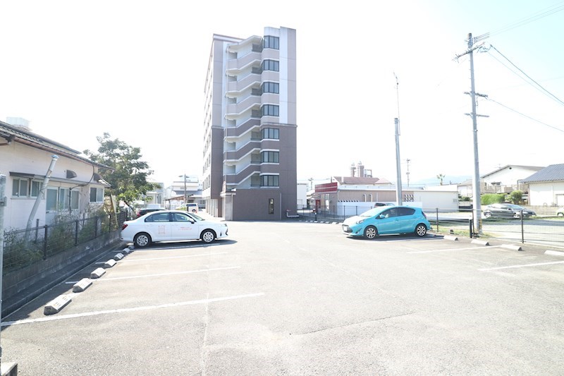 HWT横田 エントランス