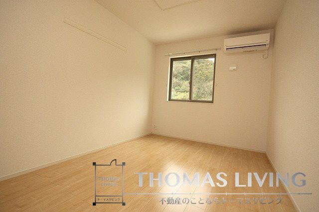 Rグレィ イイヅカ チューオー 洋室にもエアコン付きですよ。