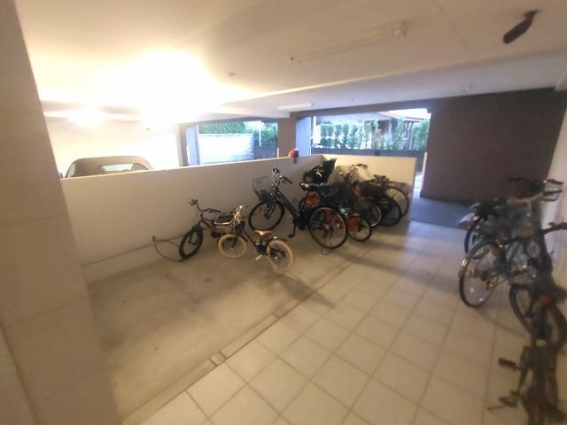 マウレイア 駐車場