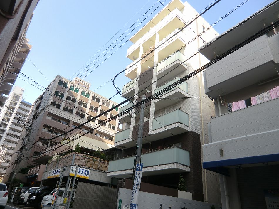 外観 平尾駅まで徒歩2分。