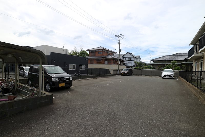 エルブ・ソヴァージュ 敷地内駐車場