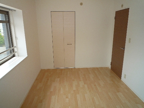 スコルピアス 洋室