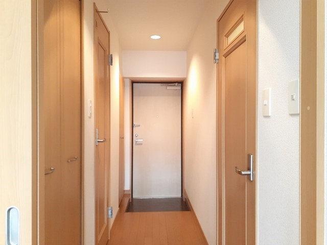 ラフレシール城南 玄関