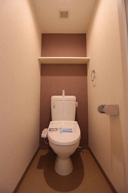 福岡県福岡市南区塩原３丁目 清潔感のあるトイレですね